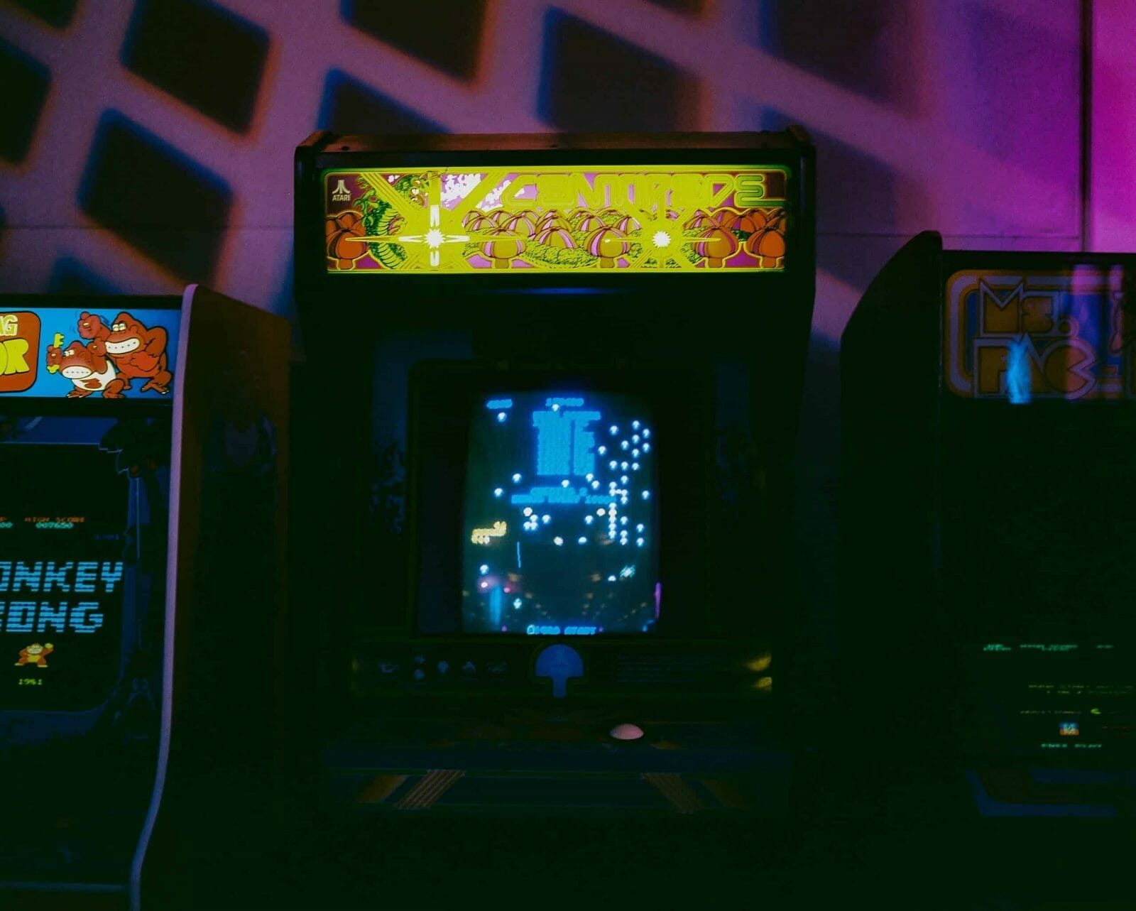 An image showing an arcade machine